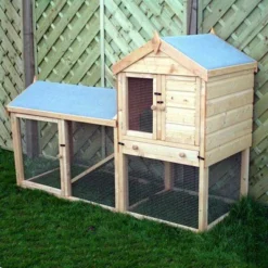 Shire Country Hutch & Run, (H)1.34m (W)0.72m (D)0.72m